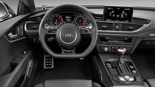 Ele entrega 552 cavalos de potência, o mesmo valor obtido pelo motor do M6 Gran Coupe | <a href="https://preprod.quatrorodas.abril.com.br/saloes/detroit/2013/audi-rs7-sportback-730961.shtml" rel="migration">Leia mais</a> Ele entrega 552 cavalos de potência, o mesmo valor obtido pelo motor do M6 Gran Coupe | <a href="https://preprod.quatrorodas.abril.com.br/saloes/detroit/2013/audi-rs7-sportback-730961.shtml" rel="migration">Leia mais</a>