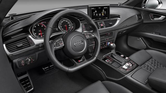 A diferença está no torque: 76,4 kgfm para o Audi e 69,2 kgfm para o BMW | <a href="https://preprod.quatrorodas.abril.com.br/saloes/detroit/2013/audi-rs7-sportback-730961.shtml" rel="migration">Leia mais</a> A diferença está no torque: 76,4 kgfm para o Audi e 69,2 kgfm para o BMW | <a href="https://preprod.quatrorodas.abril.com.br/saloes/detroit/2013/audi-rs7-sportback-730961.shtml" rel="migration">Leia mais</a>