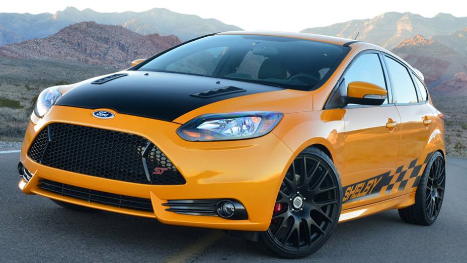 A Shelby mostrou sua versão modificada do Ford Focus ST durante o Salão de Detroit | <a href="https://preprod.quatrorodas.abril.com.br/saloes/detroit/2013/shelby-focus-st-731039.shtml" rel="migration">Leia mais</a>