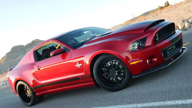 Conta com novas rodas de 13 polegadas na traseira e 10 na dianteira | <a href="https://preprod.quatrorodas.abril.com.br/saloes/detroit/2013/shelby-gt500-super-snake-wide-body-731036.shtml" rel="migration">Leia mais</a> Conta com novas rodas de 13 polegadas na traseira e 10 na dianteira | <a href="https://preprod.quatrorodas.abril.com.br/saloes/detroit/2013/shelby-gt500-super-snake-wide-body-731036.shtml" rel="migration">Leia mais</a>