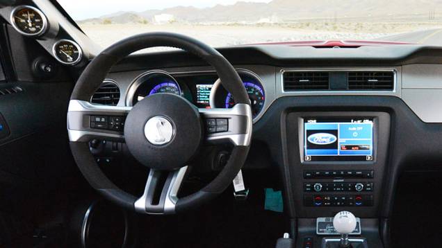 Com apenas 500 unidades fabricadas por ano, o pacote de opcionais do Super Snake terá preço inicial de US$ 39 mil | <a href="https://preprod.quatrorodas.abril.com.br/saloes/detroit/2013/shelby-gt500-super-snake-wide-body-731036.shtml" rel="migration">Leia mais</a> Com apenas 500 unidades fabricadas por ano, o pacote de opcionais do Super Snake terá preço inicial de US$ 39 mil | <a href="https://preprod.quatrorodas.abril.com.br/saloes/detroit/2013/shelby-gt500-super-snake-wide-body-731036.shtml" rel="migration">Leia mais</a>