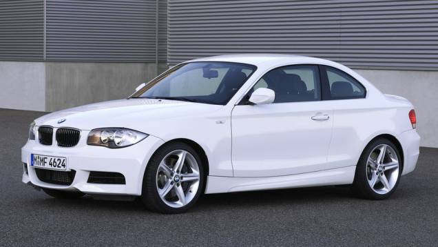 COUPÉ ESPORTIVO: BMW 135i COUPÉ ESPORTIVO: BMW 135i