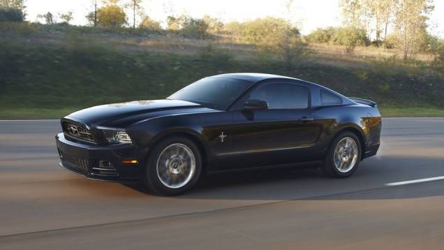 MUSCLE CARS: Ford Mustang MUSCLE CARS: Ford Mustang