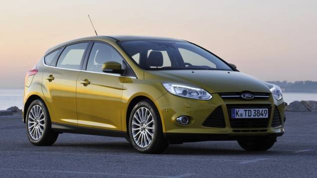 COMPACTOS E SUBCOMPACTOS: Ford Focus COMPACTOS E SUBCOMPACTOS: Ford Focus