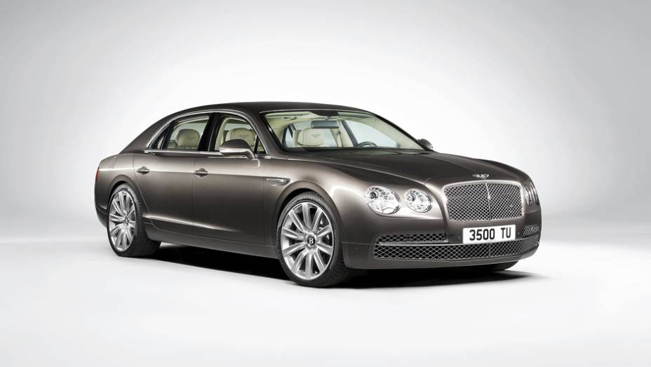 N&atilde;o &eacute; dif&iacute;cil ver semelhan&ccedil;as entre ele e o novo Continental GT | <a href="https://preprod.quatrorodas.abril.com.br/carros/lancamentos/bentley-flying-spur-734110.shtml" rel="migration">Leia mais</a>