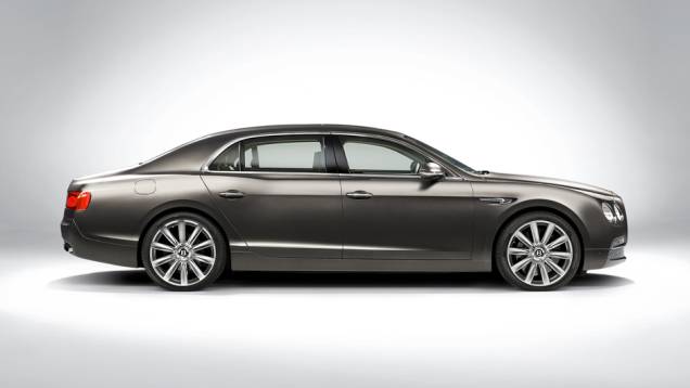 Apesar de ter ficado mais atual, o Flying Spur continua sendo o maior (e mais luxuoso) modelo da linha Bentley | <a href="https://preprod.quatrorodas.abril.com.br/carros/lancamentos/bentley-flying-spur-734110.shtml" rel="migration">Leia mais</a> Apesar de ter ficado mais atual, o Flying Spur continua sendo o maior (e mais luxuoso) modelo da linha Bentley | <a href="https://preprod.quatrorodas.abril.com.br/carros/lancamentos/bentley-flying-spur-734110.shtml" rel="migration">Leia mais</a>