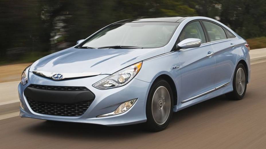 Hyundai Sonata Hybrid - híbrido | <a href="https://preprod.quatrorodas.abril.com.br/noticias/hyundai-blue-sonata-hybrid-preocupacao-meio-ambiente-286221_p.shtml" rel="migration">Leia mais</a>