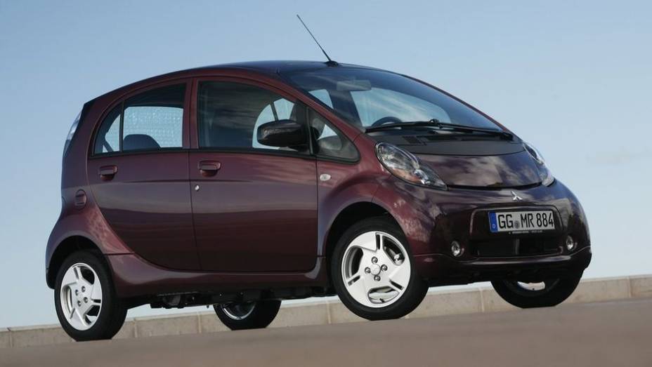 Mitsubishi i-MiEV - elétrico | <a href="https://preprod.quatrorodas.abril.com.br/salao-do-automovel/2012/carros/imiev-708880.shtml" rel="migration">Leia mais</a>