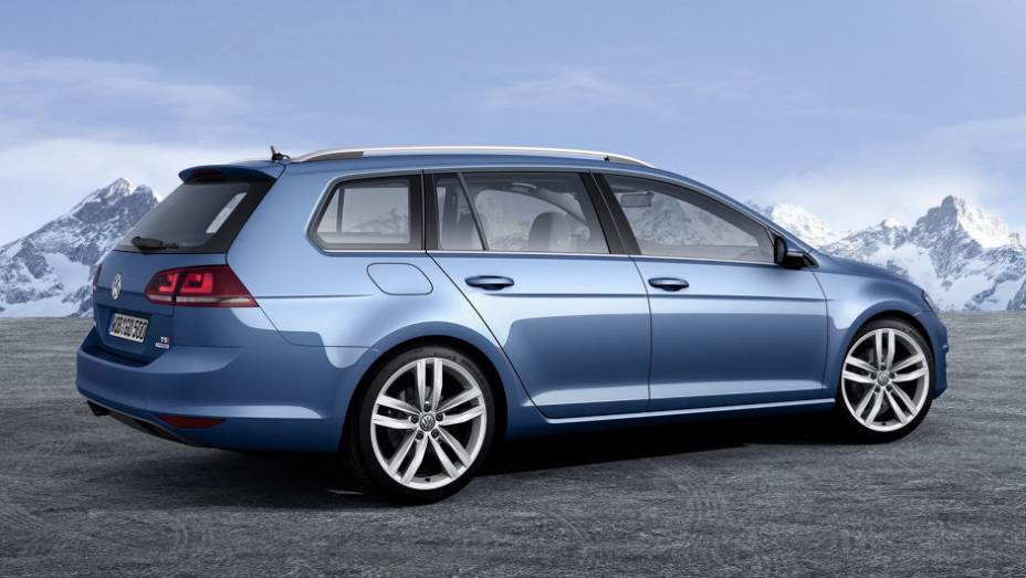 O modelo parece bastante com a sexta geração, mas apresenta linhas mais esportivas. <a href="https://preprod.quatrorodas.abril.com.br/saloes/genebra/2013/volkswagen-golf-variant-735101.shtml" rel="migration">Leia mais</a>