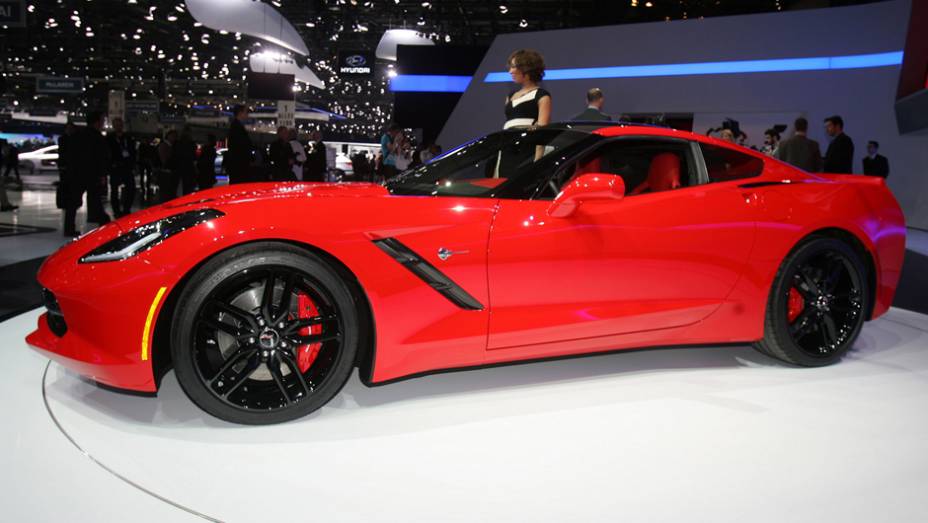 Chevrolet Corvette Stingray | <a href="https://preprod.quatrorodas.abril.com.br/saloes/genebra/2013/chevrolet-corvette-stingray-conversivel-735080.shtml" rel="migration">Leia mais</a> | <a href="https://preprod.quatrorodas.abril.com.br/galerias/saloes/genebra/2013/salao-genebra-2013-parte" rel="migration"></a>