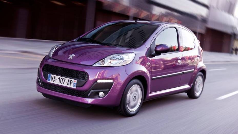 2ª - PEUGEOT - 121.2 g/km | <a href="https://preprod.quatrorodas.abril.com.br/noticias/sustentabilidade/europa-registra-diminuicao-emissao-automotiva-c02-735502.shtml" rel="migration">Leia mais</a>