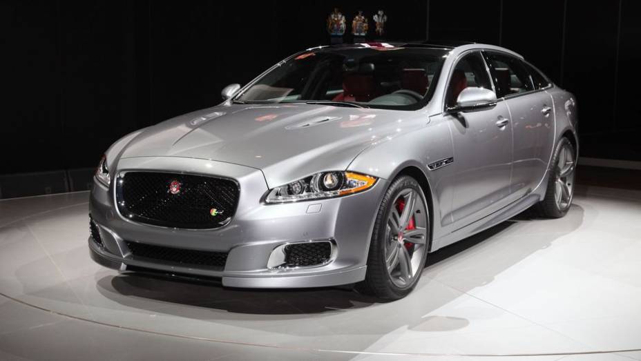 Jaguar XJR | <a href="https://preprod.quatrorodas.abril.com.br/saloes/new-york/2013/jaguar-xjr-737116.shtml" rel="migration">Leia mais</a>