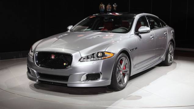 Jaguar XJR | <a href="https://preprod.quatrorodas.abril.com.br/saloes/new-york/2013/jaguar-xjr-737116.shtml" rel="migration">Leia mais</a> Jaguar XJR | <a href="https://preprod.quatrorodas.abril.com.br/saloes/new-york/2013/jaguar-xjr-737116.shtml" rel="migration">Leia mais</a>