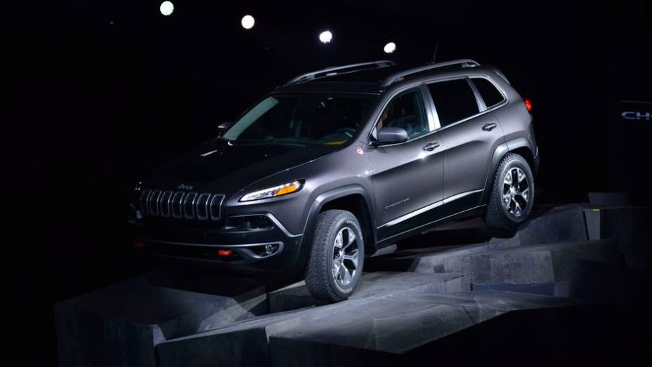 Jeep Cherokee | <a href="https://preprod.quatrorodas.abril.com.br/saloes/new-york/2013/jeep-cherokee-737016.shtml" rel="migration">Leia mais</a> Jeep Cherokee | <a href="https://preprod.quatrorodas.abril.com.br/saloes/new-york/2013/jeep-cherokee-737016.shtml" rel="migration">Leia mais</a>