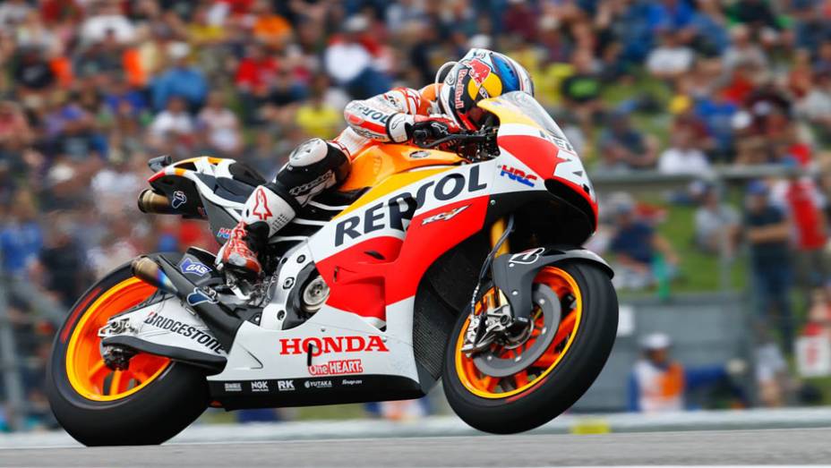 Dani Pedrosa não sofreu pressão e terminou na segunda posição | <a href="https://preprod.quatrorodas.abril.com.br/moto/noticias/marquez-passeia-vence-gp-austin-motogp-779654.shtml" rel="migration">Leia mais</a>