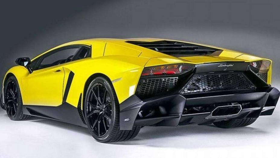 No Salão de Xangai, a montadora apresenta o Aventador LP720-4 50 Anniversario | <a href="https://preprod.quatrorodas.abril.com.br/saloes/xangai/2013/lamborghini-aventador-lp720-4-50-anniversario-738879.shtml" rel="migration">Leia mais</a>