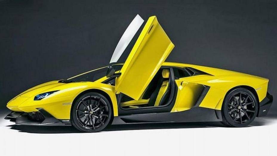 O diferencial do 50 Anniversario é um kit aerodinâmico especial | <a href="https://preprod.quatrorodas.abril.com.br/saloes/xangai/2013/lamborghini-aventador-lp720-4-50-anniversario-738879.shtml" rel="migration">Leia mais</a>