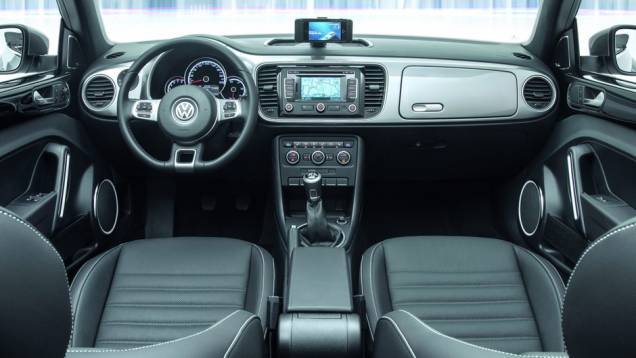 O iBeetle chegará a diversos mercados mundiais no início de 2014 | <a href="https://preprod.quatrorodas.abril.com.br/saloes/xangai/2013/volkswagen-ibeetle-739065.shtml" rel="migration">Leia mais</a> O iBeetle chegará a diversos mercados mundiais no início de 2014 | <a href="https://preprod.quatrorodas.abril.com.br/saloes/xangai/2013/volkswagen-ibeetle-739065.shtml" rel="migration">Leia mais</a>
