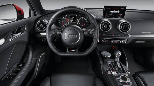 Em ambos os casos, a transmissão é a S Tronic de sete marchas | <a href="https://preprod.quatrorodas.abril.com.br/noticias/fabricantes/audi-confirma-a3-sportback-brasil-junho-742734.shtml" rel="migration">Leia mais</a> Em ambos os casos, a transmissão é a S Tronic de sete marchas | <a href="https://preprod.quatrorodas.abril.com.br/noticias/fabricantes/audi-confirma-a3-sportback-brasil-junho-742734.shtml" rel="migration">Leia mais</a>