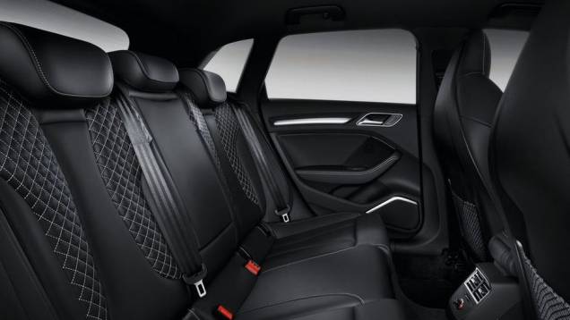 Estão disponíveis 12 cores de carroceria e duas opções de revestimento interno (preto e prata) | <a href="https://preprod.quatrorodas.abril.com.br/noticias/fabricantes/audi-confirma-a3-sportback-brasil-junho-742734.shtml" rel="migration">Leia mais</a> Estão disponíveis 12 cores de carroceria e duas opções de revestimento interno (preto e prata) | <a href="https://preprod.quatrorodas.abril.com.br/noticias/fabricantes/audi-confirma-a3-sportback-brasil-junho-742734.shtml" rel="migration">Leia mais</a>