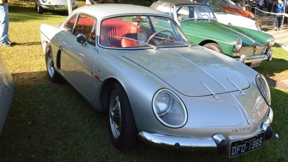 Willys Interlagos Berlinetta 1965 | <a href="https://preprod.quatrorodas.abril.com.br/noticias/classicos//encontro-paulista-autos-antigos-movimenta-aguas-lindoia-feriado-742932.shtml" rel="migration">Leia mais</a> Willys Interlagos Berlinetta 1965 | <a href="https://preprod.quatrorodas.abril.com.br/noticias/classicos//encontro-paulista-autos-antigos-movimenta-aguas-lindoia-feriado-742932.shtml" rel="migration">Leia mais</a>