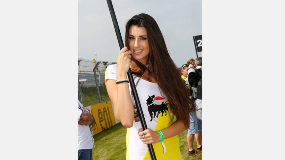 Veja as belas garotas da MotoGP da Alemanha e saiba como foi a corrida! | <a href="https://preprod.quatrorodas.abril.com.br/moto/galerias/competicoes/motogp-alemanha-corrida-746871.shtml" rel="migration">Leia mais</a>