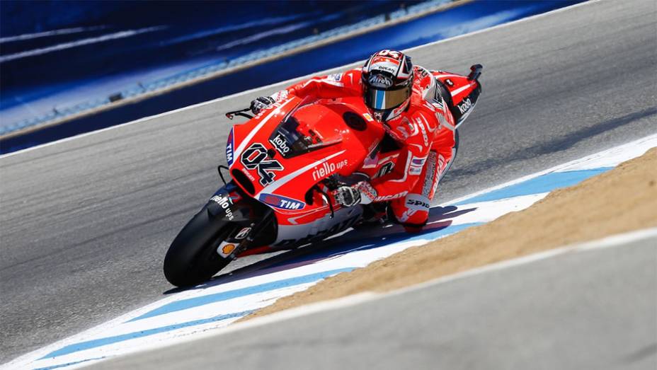 Andrea Dovizioso levou a outra Ducati à nona posição | <a href="https://preprod.quatrorodas.abril.com.br/moto/noticias/motogp-marquez-vence-eua-segue-lider-747598.shtml" rel="migration">Leia mais</a>