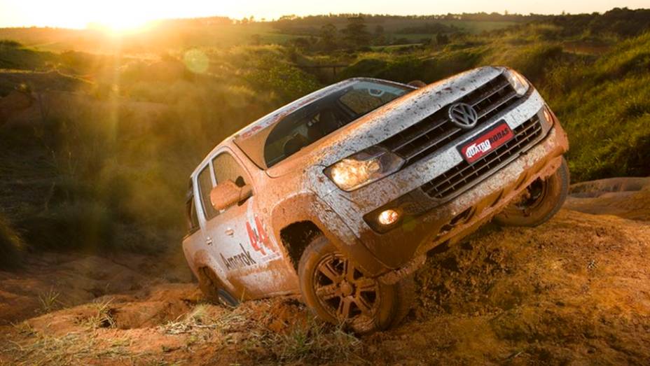 Curso 4x4 QUATRO RODAS | <a href="https://preprod.quatrorodas.abril.com.br/noticias/curso-4x4-quatro-rodas-enfie-pe-lama-747797.shtml" rel="migration">Inscreva-se</a>