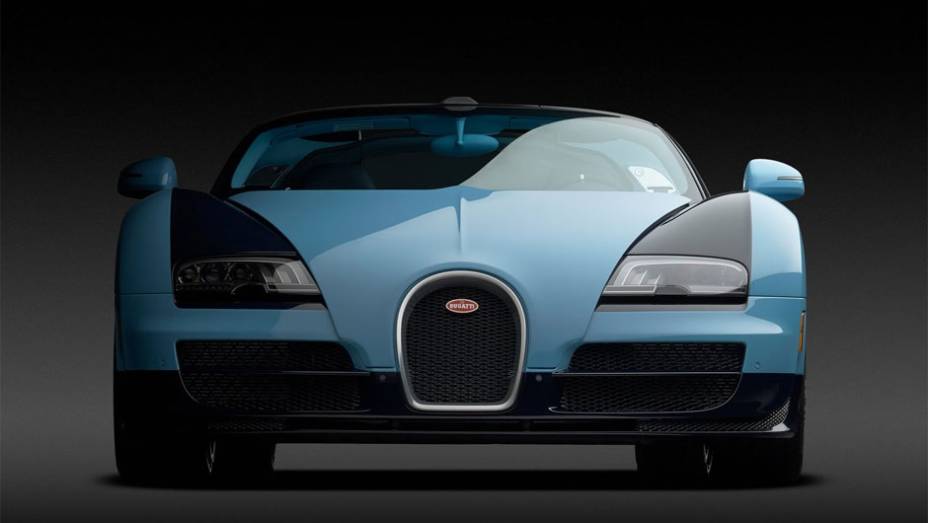 Nenhum preço foi divulgado para a edição especial | <a href="https://preprod.quatrorodas.abril.com.br/noticias/fabricantes/bugatti-revela-edicao-especial-veyron-grand-sport-vitesse-pebble-beach-750324.shtml" rel="migration">Leia mais!</a>