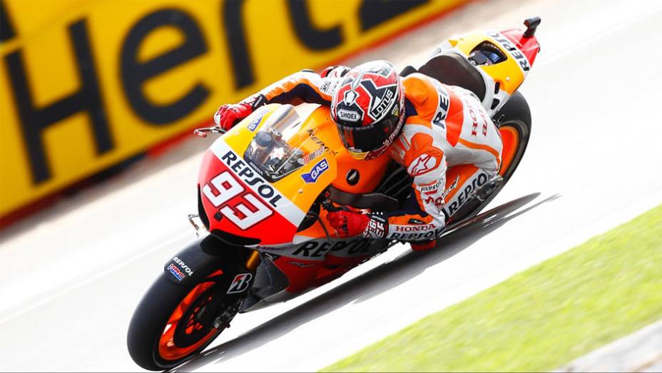 Marc Márquez garantiu a pole position em Silverstone, sua quinta na temporada | <a href="https://preprod.quatrorodas.abril.com.br/moto/noticias/motogp-marquez-garante-pole-silverstone-751994.shtml" rel="migration">Leia mais</a>