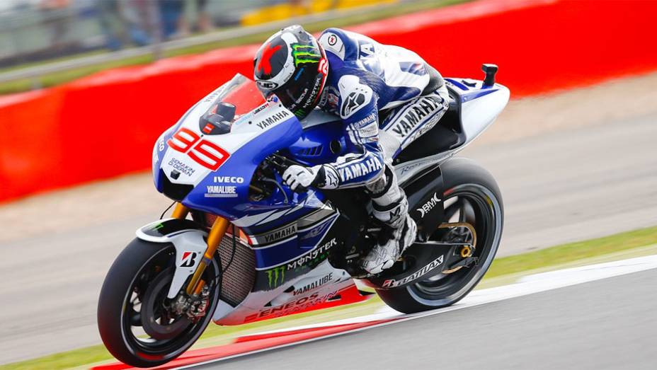 Jorge Lorenzo ficou em segundo neste sábado (31) | <a href="https://preprod.quatrorodas.abril.com.br/moto/noticias/motogp-marquez-garante-pole-silverstone-751994.shtml" rel="migration">Leia mais</a>