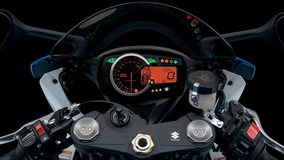 Painel de instrumentos | <a href="https://preprod.quatrorodas.abril.com.br/moto/noticias/suzuki-lanca-gsx-r1000-2014-752224.shtml" rel="migration">Leia mais</a>