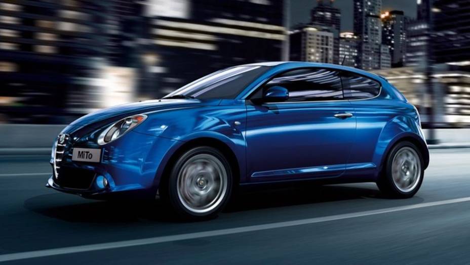 Com discreto facelift externo, o modelo tem como grande novidade a chegada do motor TwinAir 0.9 turbo de dois cilindros, que entrega 105 cavalos de pot&ecirc;ncia | <a href="https://preprod.quatrorodas.abril.com.br/saloes/frankfurt/2013/alfa-romeo-mito-752249.shtml" rel="migration">Lei</a>