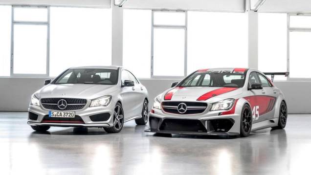 Além da versão para as pistas, a marca leva para Frankfurt o CLA250 Sport, bem mais comportado visualmente, mas que não teve nenhuma informação divulgada | <a href="https://preprod.quatrorodas.abril.com.br/saloes/frankfurt/2013/mercedes-benz-cla45-amg-racing-serie" rel="migration"></a> Além da versão para as pistas, a marca leva para Frankfurt o CLA250 Sport, bem mais comportado visualmente, mas que não teve nenhuma informação divulgada | <a href="https://preprod.quatrorodas.abril.com.br/saloes/frankfurt/2013/mercedes-benz-cla45-amg-racing-serie" rel="migration"></a>