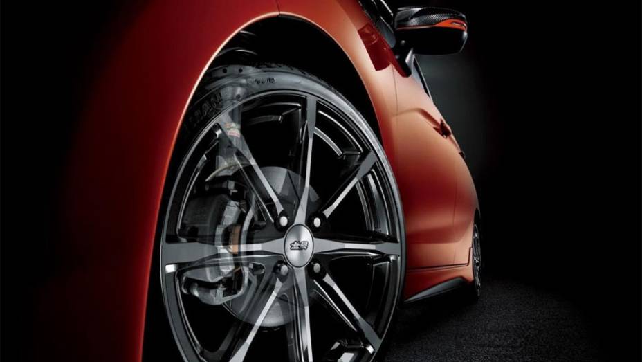 A Mugen também disponibilizou freios maiores e vários designs de rodas de liga leve | <a href="https://preprod.quatrorodas.abril.com.br/noticias/fabricantes/mugen-oficializa-pacote-customizacao-honda-fit-2014-752853.shtml" rel="migration">Leia mais</a> A Mugen também disponibilizou freios maiores e vários designs de rodas de liga leve | <a href="https://preprod.quatrorodas.abril.com.br/noticias/fabricantes/mugen-oficializa-pacote-customizacao-honda-fit-2014-752853.shtml" rel="migration">Leia mais</a>