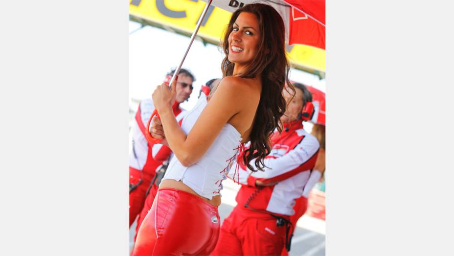 Veja as belas garotas da MotoGP, etapa da Inglaterra | <a href="https://preprod.quatrorodas.abril.com.br/moto/noticias/motogp-lorenzo-bate-marquez-silverstone-752002.shtml" rel="migration">Leia mais</a>