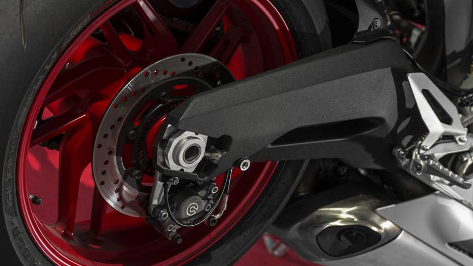 Detalhe do bra&ccedil;o oscilante | <a href="https://preprod.quatrorodas.abril.com.br/moto/noticias/ducati-apresenta-899-panigale-frankfurt-753568.shtml" rel="migration">Leia mais</a>