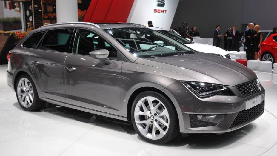 Seat Leon ST | <a href="https://preprod.quatrorodas.abril.com.br/saloes/frankfurt/2013/seat-leon-st-752095.shtml" rel="migration">Leia mais</a>