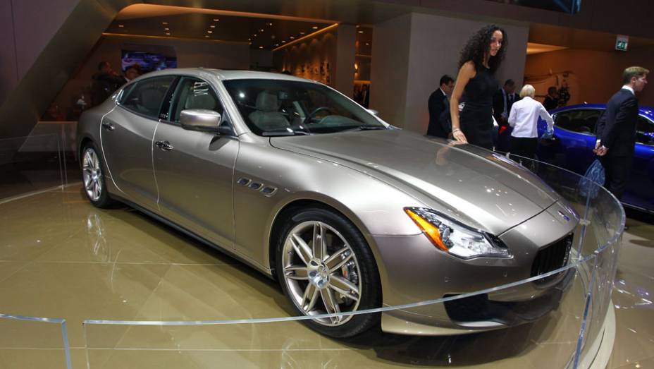 Maserati Quattroporte Ermenegildo Zegna concept | <a href="https://preprod.quatrorodas.abril.com.br/saloes/frankfurt/2013/maserati-quattroporte-ermenegildo-zegna-concept-752311.shtml" rel="migration">Leia mais</a>