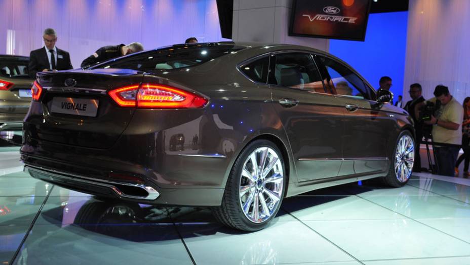 Ford Mondeo/Fusion Vignale | <a href="https://preprod.quatrorodas.abril.com.br/saloes/frankfurt/2013/ford-mondeo-fusion-vignale-752219.shtml" rel="migration">Leia mais</a>