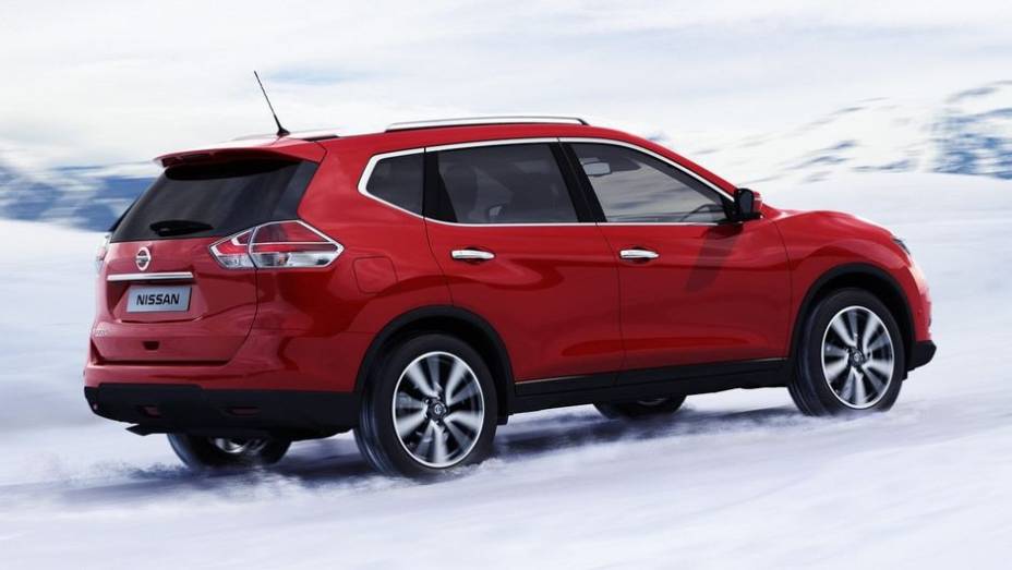 Como se supunha, o X-Trail carrega semelhan&ccedil;as com o Hi-Cross concept, mostrado no Sal&atilde;o de Genebra de 2012 | <a href="https://preprod.quatrorodas.abril.com.br/saloes/frankfurt/2013/nissan-x-trail-753322.shtml" rel="migration">Leia mais</a>