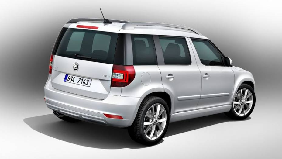 De modo geral, o Yeti conta com nova grade frontal, faróis com formato retangular (luzes diurnas de LED e bi-xenônio opcionais), novo desenho da traseira e mais opções de rodas de liga-leve | <a href="https://preprod.quatrorodas.abril.com.br/saloes/frankfurt/2013/" rel="migration"></a> De modo geral, o Yeti conta com nova grade frontal, faróis com formato retangular (luzes diurnas de LED e bi-xenônio opcionais), novo desenho da traseira e mais opções de rodas de liga-leve | <a href="https://preprod.quatrorodas.abril.com.br/saloes/frankfurt/2013/" rel="migration"></a>