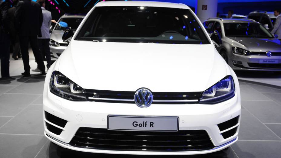 VW Golf R | <a href="https://preprod.quatrorodas.abril.com.br/saloes/frankfurt/2013/volkswagen-golf-r-752207.shtml" rel="migration">Leia mais</a>