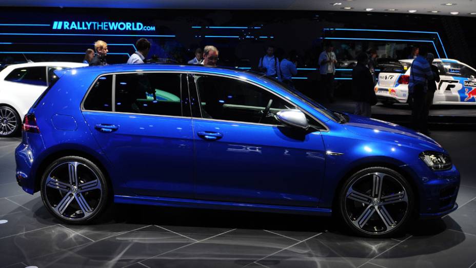 VW Golf R | <a href="https://preprod.quatrorodas.abril.com.br/saloes/frankfurt/2013/volkswagen-golf-r-752207.shtml" rel="migration">Leia mais</a>