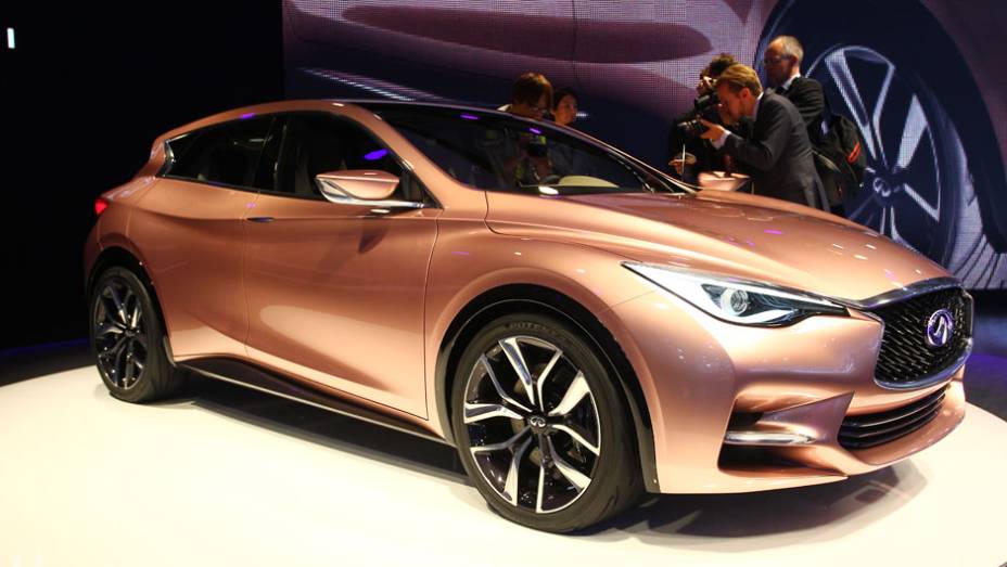 Infiniti Q30 concept | <a href="https://preprod.quatrorodas.abril.com.br/saloes/frankfurt/2013/infiniti-q30-concept-753091.shtml" rel="migration">Leia mais</a>