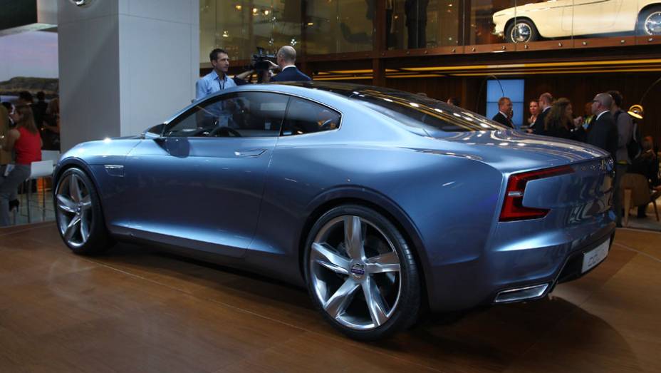 Volvo Concept Coupe | <a href="https://preprod.quatrorodas.abril.com.br/saloes/frankfurt/2013/volvo-concept-coupe-751772.shtml" rel="migration">Leia mais</a>