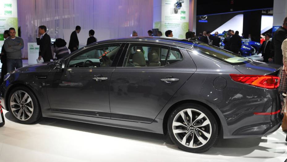 Kia Optima | <a href="https://preprod.quatrorodas.abril.com.br/saloes/frankfurt/2013/kia-optima-europeu-753577.shtml" rel="migration">Leia mais</a>