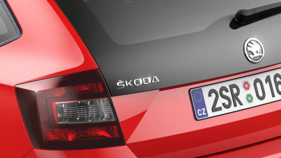 A vers&atilde;o Rapid Sportback GreenLine, equipada com um motor 1.6 TDI entrega 90 cv ter&aacute; um consumo de combust&iacute;vel de apenas 26,3 km/l e emiss&otilde;es de CO2 de 99 g/km | <a href="https://preprod.quatrorodas.abril.com.br/saloes/frankfurt/2013/skoda-rapid-spaceback-753268.s" rel="migration"></a>