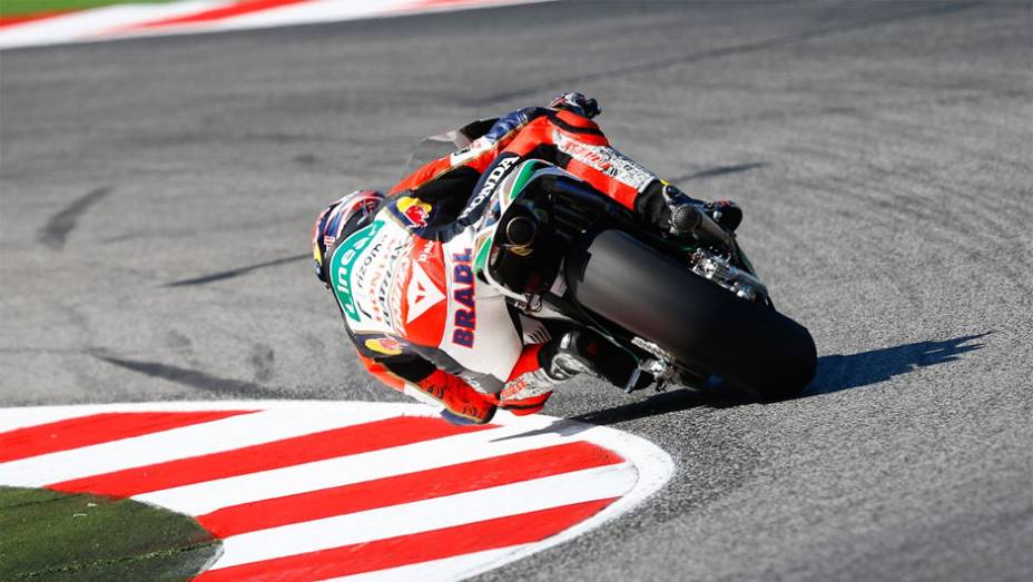 Stefan Bradl ficou com o nono tempo | <a href="https://preprod.quatrorodas.abril.com.br/moto/noticias/motogp-marquez-lidera-sexta-feira-misano-754019.shtml" rel="migration">Leia mais</a>