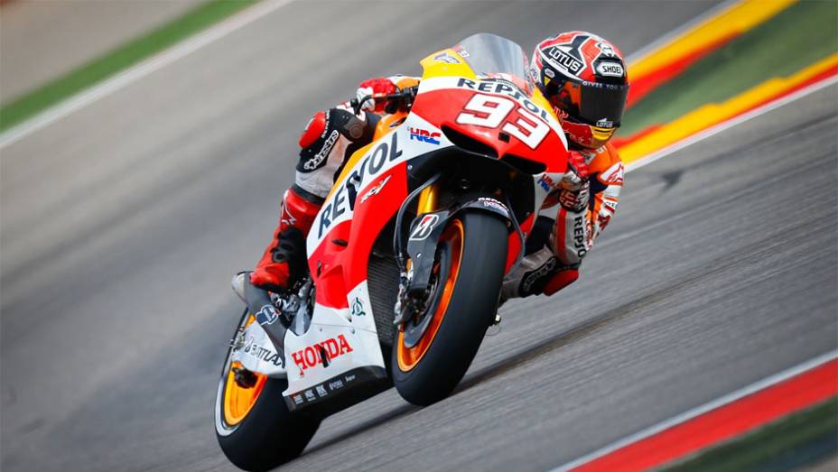 Mais uma vez, Marc Márquez (Repsol Honda Team) lidera os treinos livres de sexta-feira | <a href="https://preprod.quatrorodas.abril.com.br/moto/noticias/motogp-marquez-lidera-sexta-feira-aragon-755443.shtml" rel="migration">Leia mais</a>